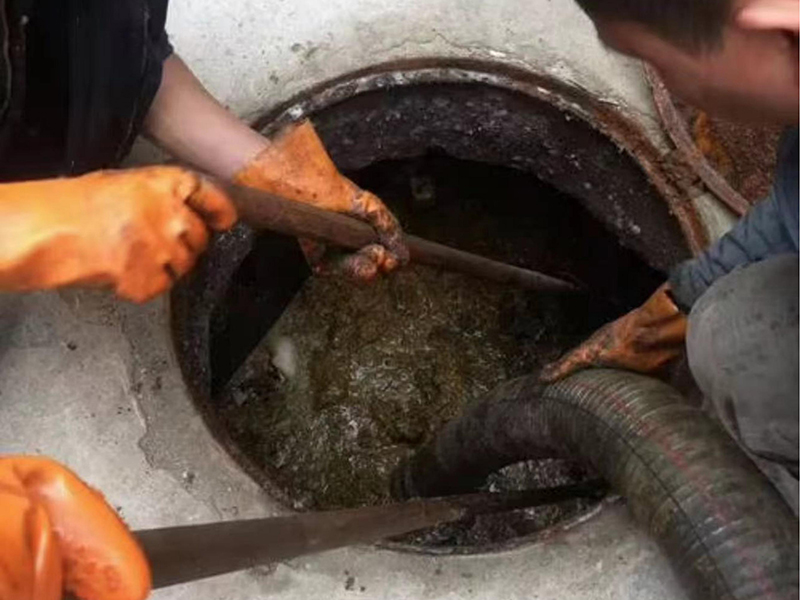 枞阳清理化粪池时如何避免沼气的危害？